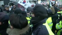 Las protestas anti Corea del Norte acaban en enfrentamientos con la policía