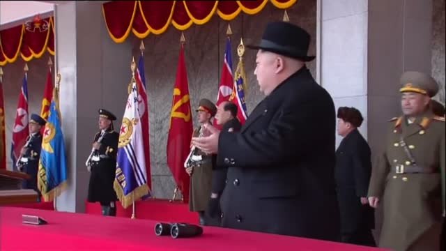 Corea del Norte celebra el 70 aniversario de su Ejército con un desfile militar