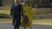 Melania Trump rechaza, una vez más, la mano de su marido