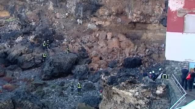 Las intensas lluvias provocan el derrumbe de una ladera de La Puntilla