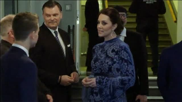 Los duques de Cambridge visitan un museo en compañía de los príncipes de Suecia