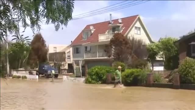 Las calles se convierten en ríos en Auckland (Nueva Zelanda)