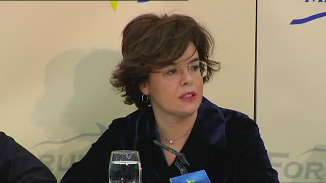 Sáenz de Santamaría responde a Torrent: Las mujeres tenemos derecho a nuestro apellido