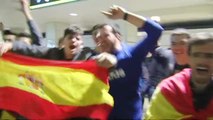 Los Hispanos se dan un baño de masas a su llegada a España