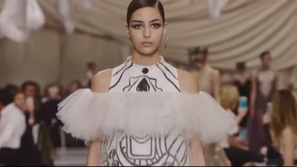 Dior apuesta por el blanco y negro para la próxima primavera