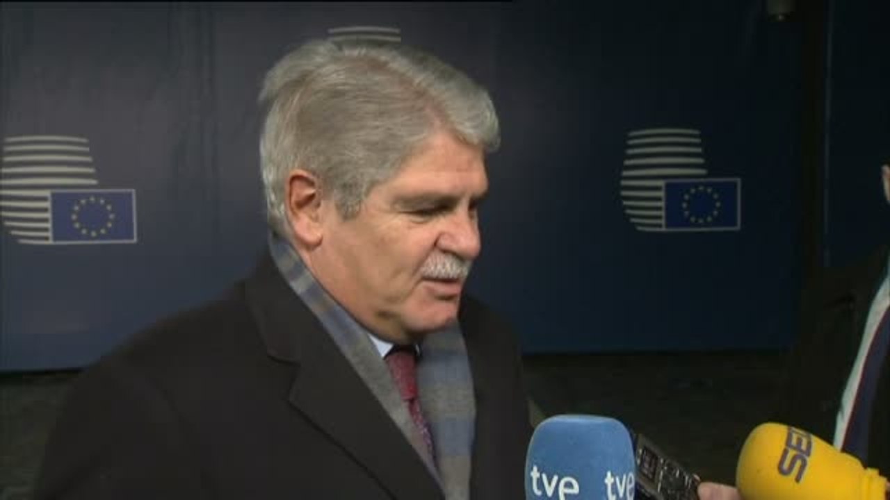 Dastis sobre la posible activación de la Euroorden contra Puigdemont: "Es una cuestión que corresponde a los jueces decidir"