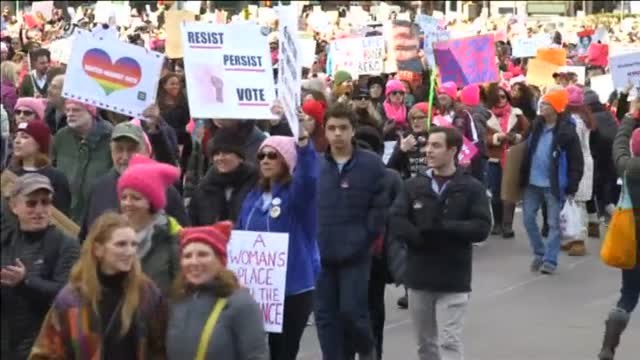 Multitudinaria marcha de mujeres contra Trump en EEUU