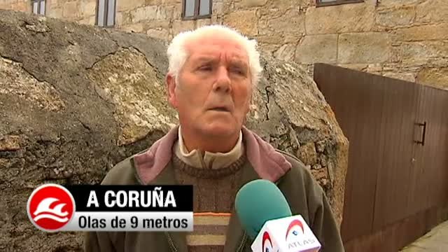 La costa gallega en alerta roja por imponentes olas