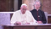 El papa Francisco pide perdón por los casos de pederastia y condena el 
