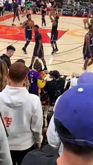 Les selfies à la chaîne de Lonzo Ball