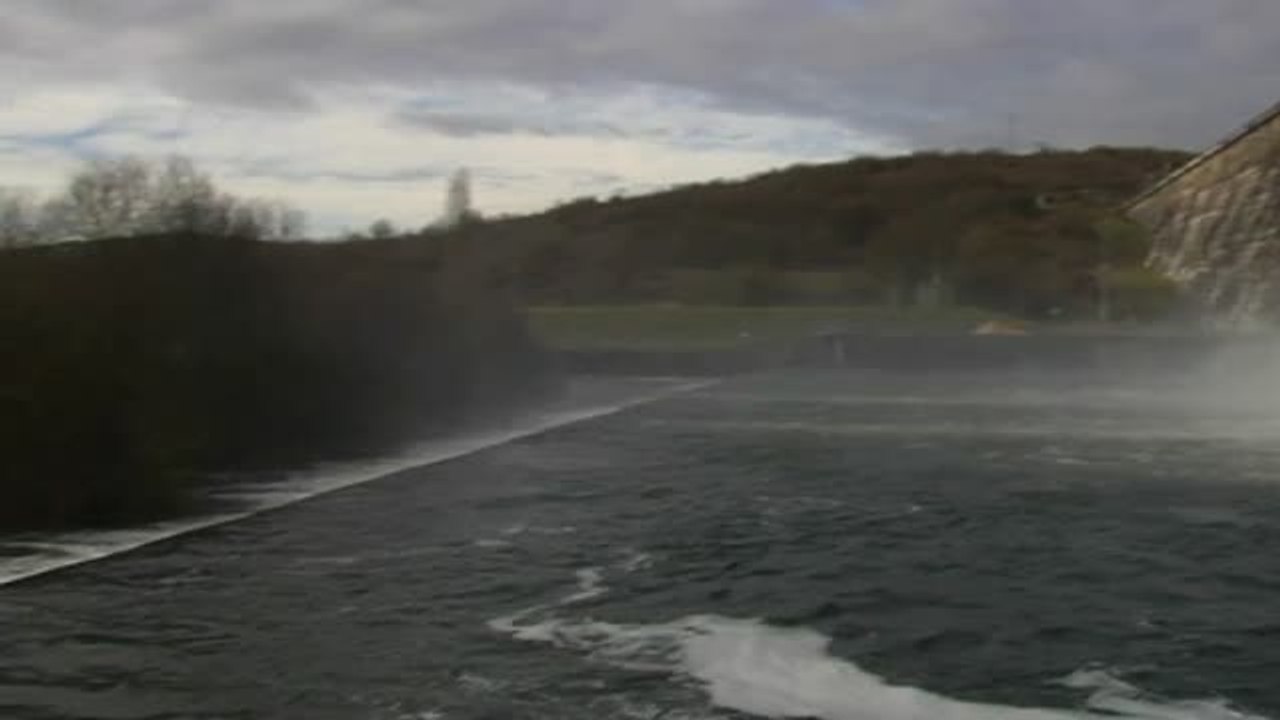 Los embalses gallegos abren sus compuertas