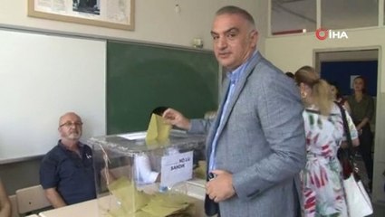 Kültür ve Turizm Bakanı Ersoy, oyunu Beşiktaş'ta kullandı