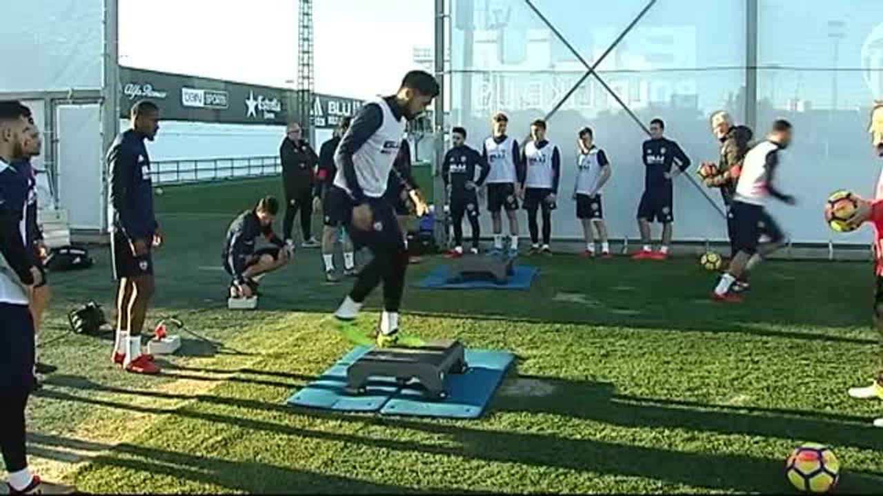 El Valencia CF prepara el partido ante el Deportivo de La Coruña