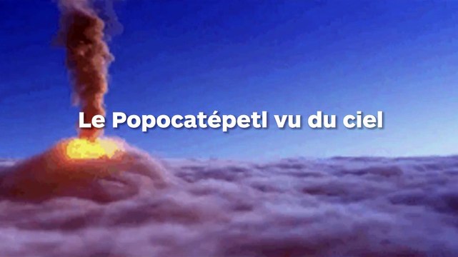 Un volcan en éruption vu depuis un avion