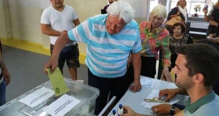 Yeşilcam'ın usta oyuncusu Cüneyt Arkın oyunu Beşiktaş'ta kullandı