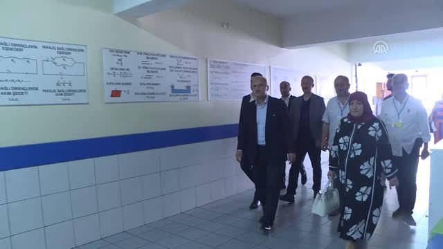 Ulaştırma ve Altyapı Bakanı Turhan, oyunu Üsküdar'da kullandı