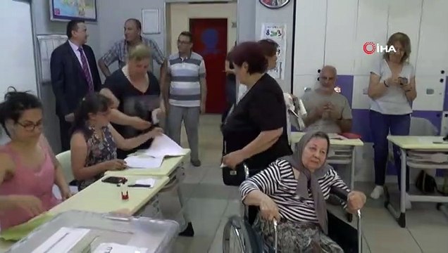 Ünlü Oyuncu Gülşen Bubikoğlu Oyunu Kullandı