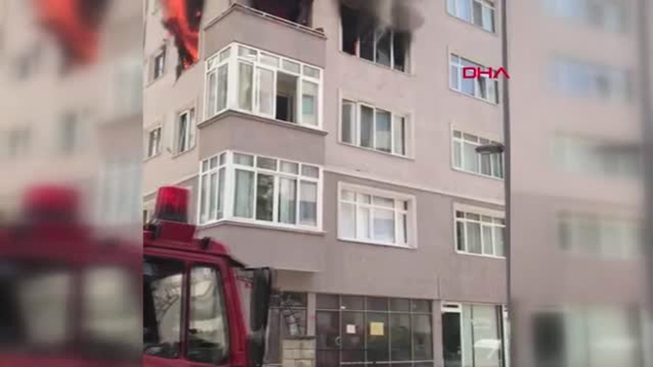 İSTANBUL-KADIKÖY'DE YANGIN ANNE BABA ÖLDÜ, ENGELLİ OĞULLARI KURTARILDI