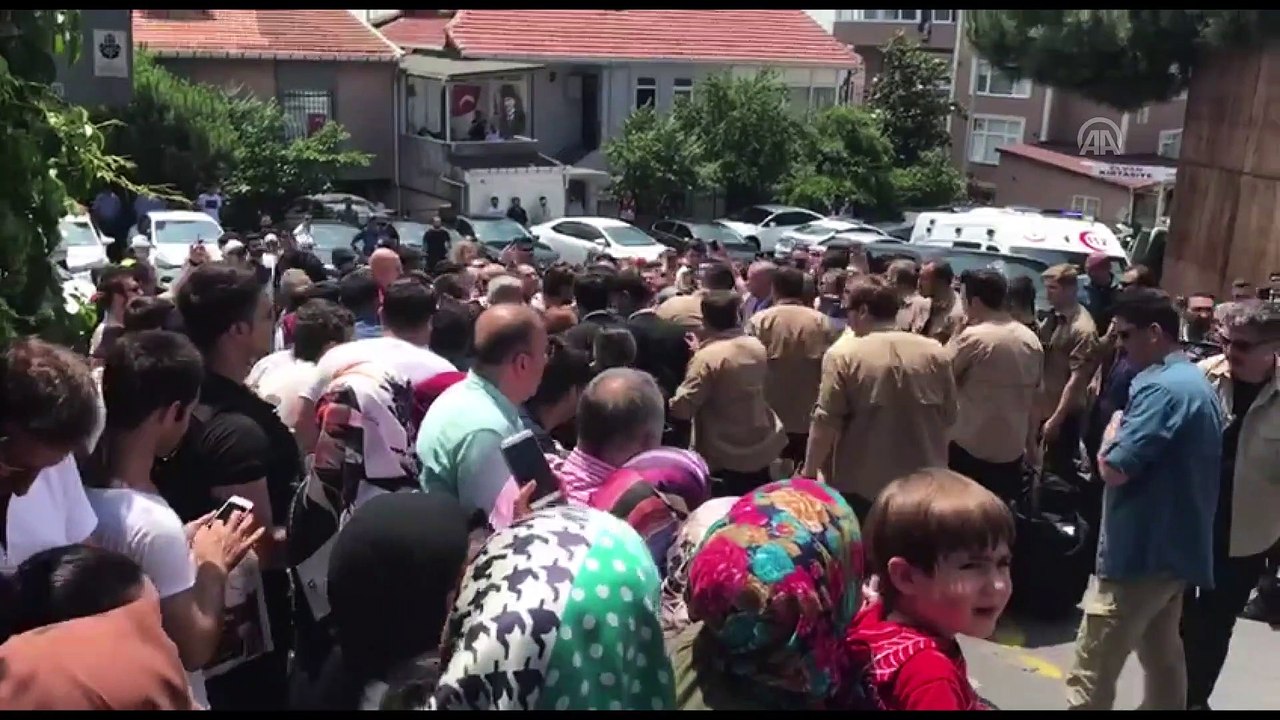 Türkiye Cumhurbaşkanı Recep Tayyip Erdoğan, oyunu kullandığı okuldan ayrıldı - İSTANBUL