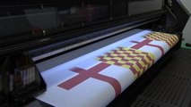 La demanda de banderas de Tabarnia se dispara en Cataluña