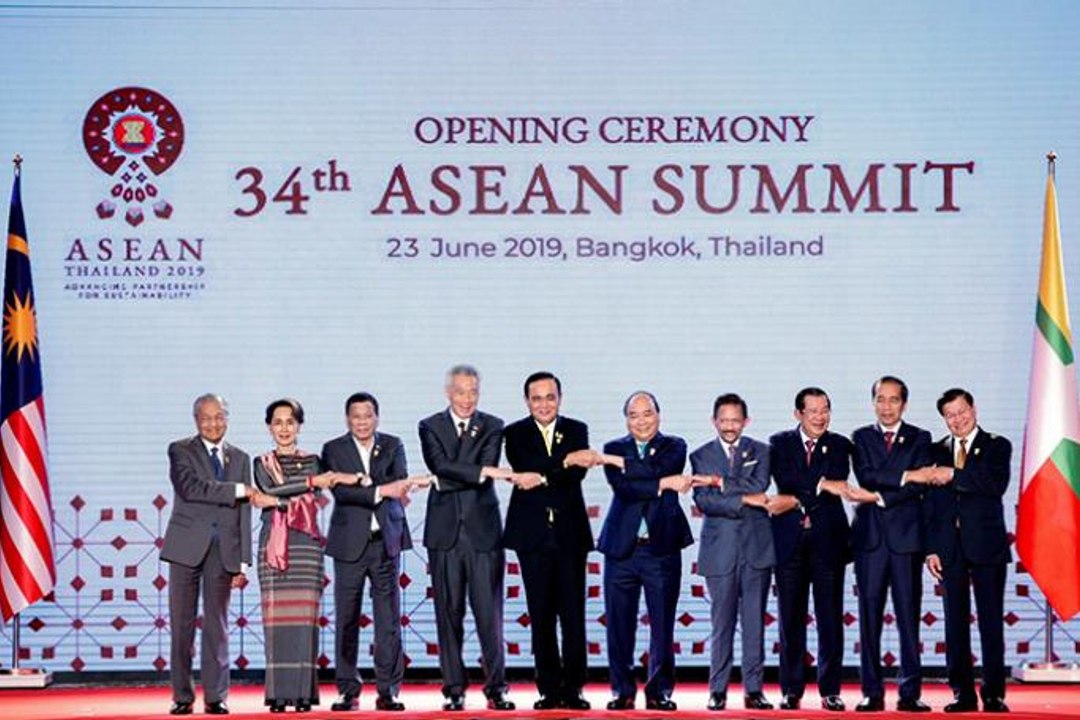 အာဆီယံထိပ္သီးအစည္းအေ၀း ဒုတိယေျမာက္ေန႔တြင္ ရခုိင္အေရး၊ ေတာင္တ႐ုတ္ပင္လယ္အေရး ေဆြးေႏြးဖြယ္ရွိ