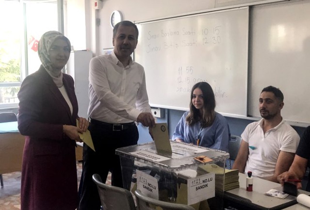 İstanbul Valisi Yerlikaya oyunu kullandı