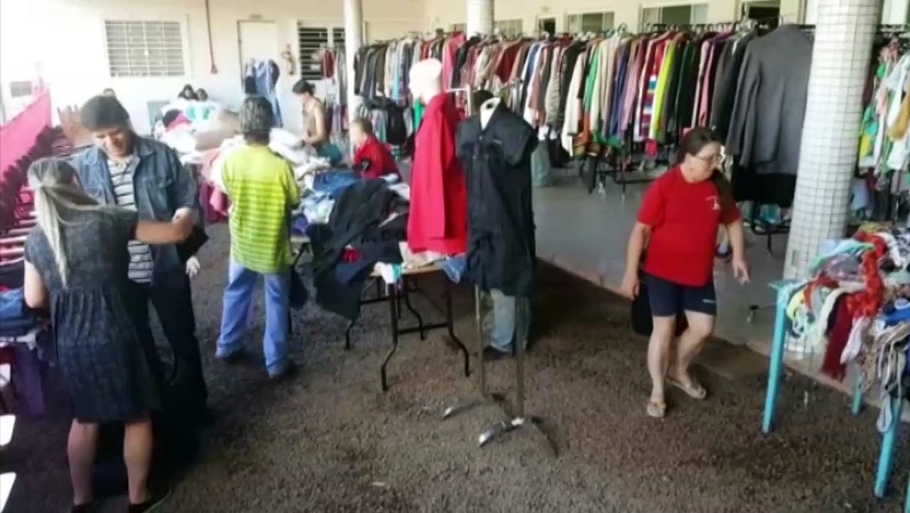 Bazar na Paróquia do Cancelli: Hoje é dia de economizar e fazer o bem