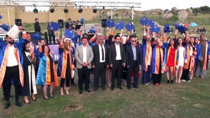 47 yaşında dördüncü üniversiteden mezun oldu - ÇORUM