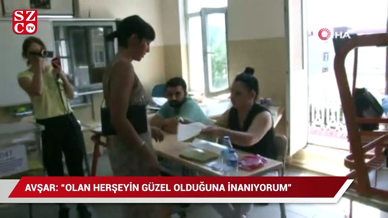 Ünlü sanatçı Hülya Avşar, oyunu kullandı