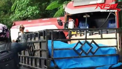 Un homme saute d'un bus dont les freins ont laché