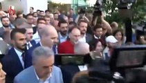 Binali Yıldırım ve Süleyman Soylu binadan çıkarken istifa sloganları
