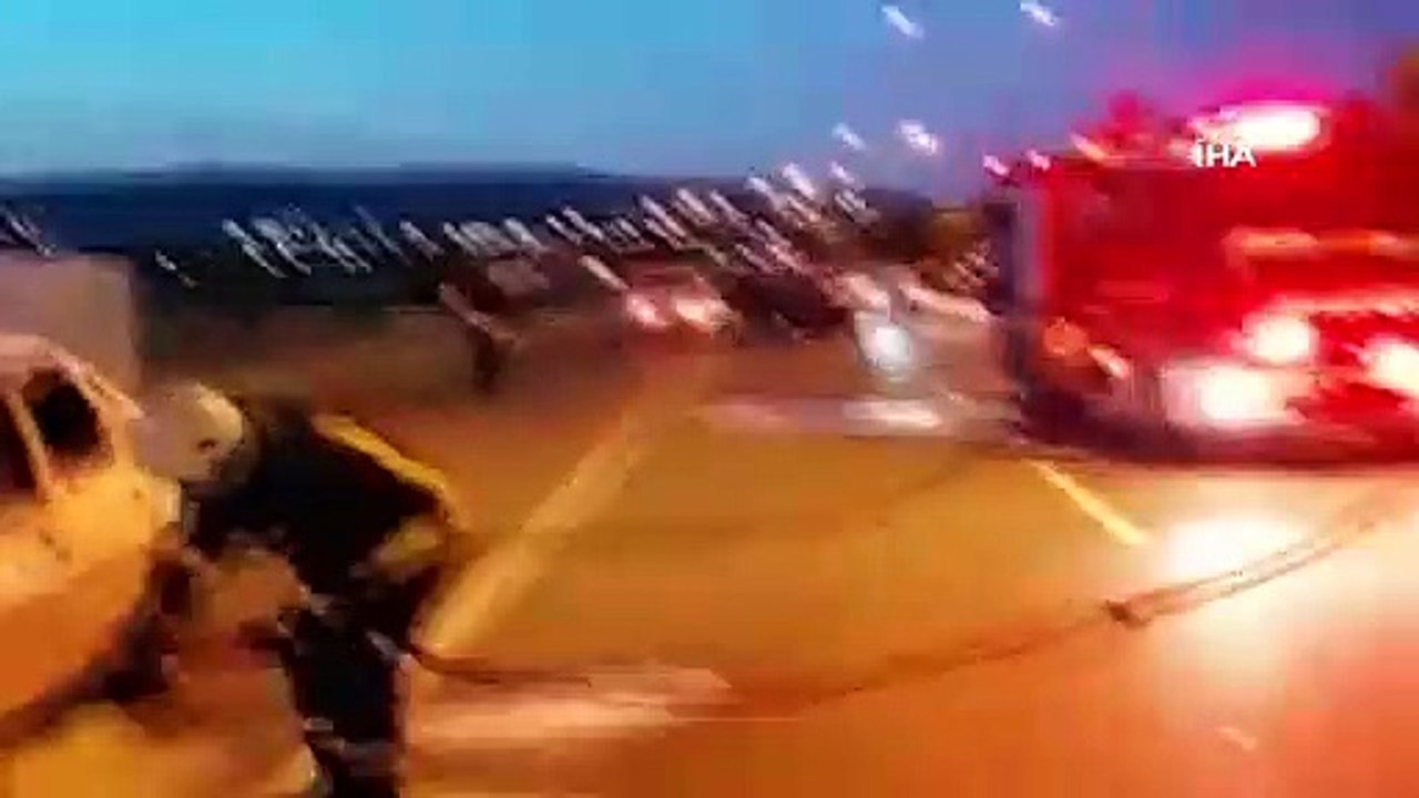 Seyir halindeki otomobil alev alev yandı