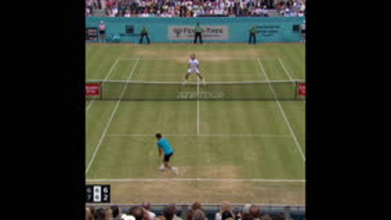Queen's - Simon met la balle de match dans le filet et offre la victoire à Lopez