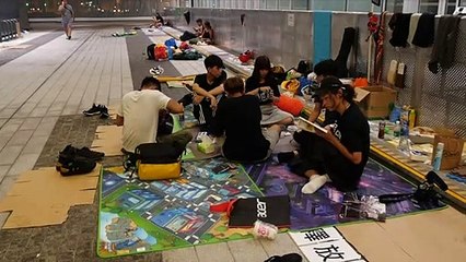 Polícia de Hong Kong investigará manifestantes