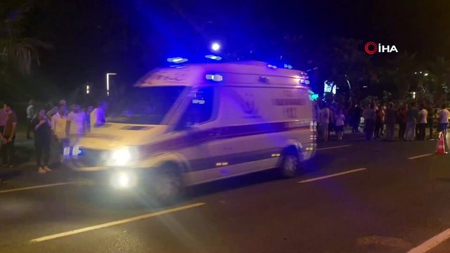 Yolun karşısına geçmeye çalışan anne ve kızına otomobil çarptı