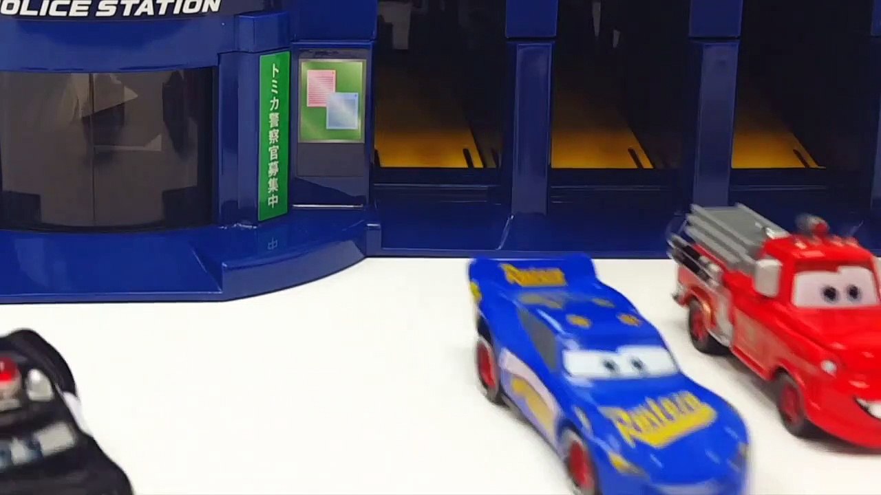 TOMICA DX Sound Police Station Play Movie Cars3