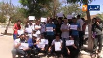النعامة: الشباب يحتجون للمطالبة بفتح مناصب شغل أمام مقر الولاية