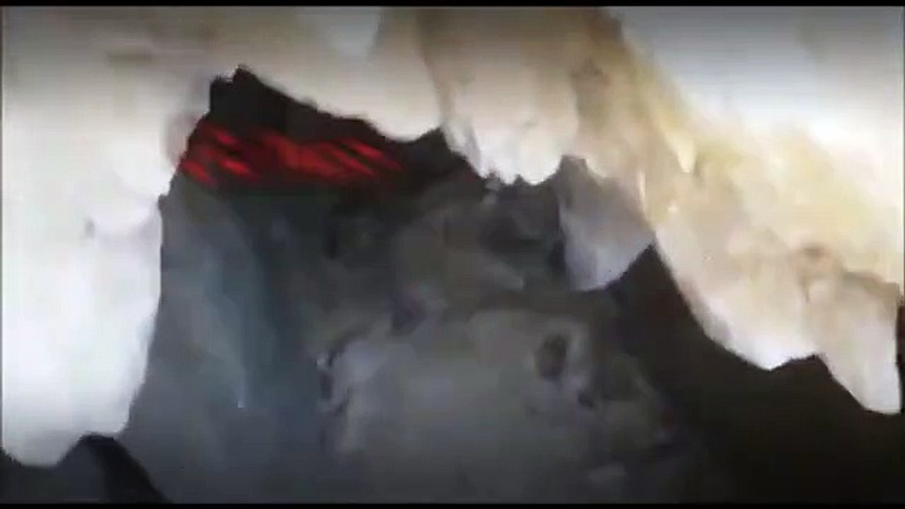 MSB: Hakurk’ta teröristlere ait 3 girişli mağarada pek çok mühimmat ve yaşam malzemeleri ele geçirildi