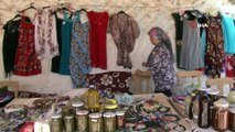 Ayvacık kadınları evlerinde yaptıkları ürünleri satarak ev bütçesine katkı sağlıyor
