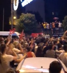 Rasim Ozan'ın "abileri" bu görüntüyü iyi izlesin