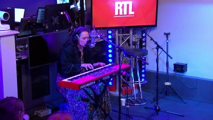 Nach chante "La couleur de l'amour" en live