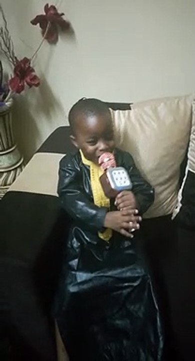 Mohamed Saliou Samb reviens en force dans cette chanson dédiée au Prophète PSL