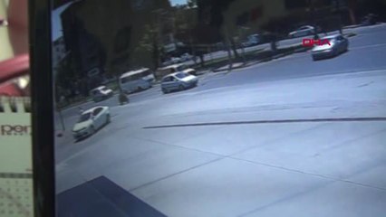 ADIYAMAN Otomobil ile motosiklet çarpıştı 3 yaralı