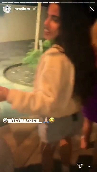 Rosalía celebra San Juan en una plata tinerfeña