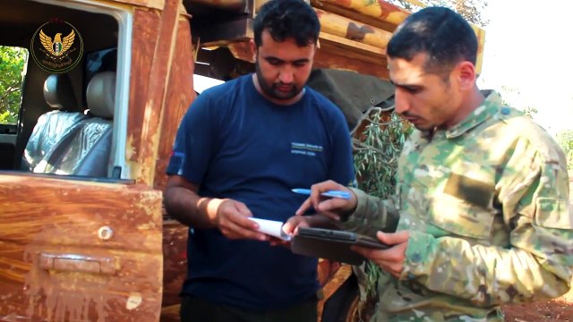 الفصائل تستهدف بالصواريخ اجتماعاً لميليشيات أسد وروسيا في حماة (فيديو)