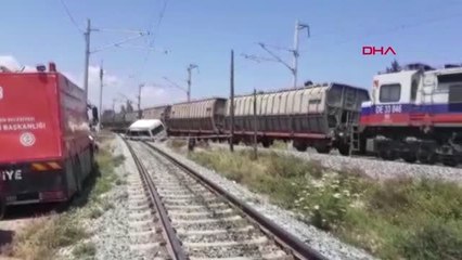 Mersin'de tren, minibüse çarptı 1 ölü, 4 yaralı-4