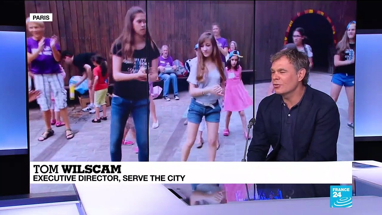 Volunteering in Paris: NGO Serve the City helps refugees and the homeless in English