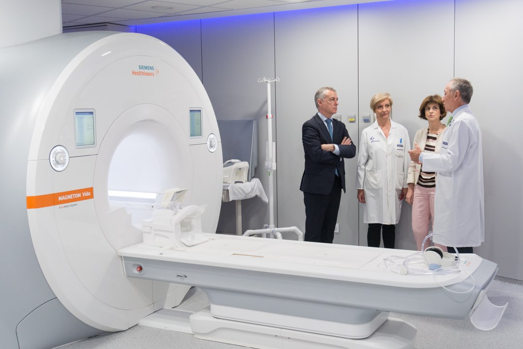 Hospital de Cruces inaugura nueva resonancia magnética y acelerador lineal