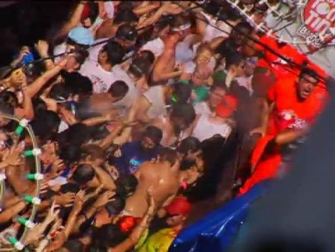 Cerca de 22.000 personas participan en la tradicional Tomatina de Buñol