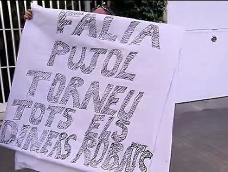 Protestas en la casa de Jordi Pujol